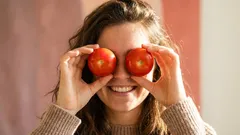 Säteilevän ihon salaisuus ei piile voiteissa: mitä punaiset elintarvikkeet kätkevät sisäänsä